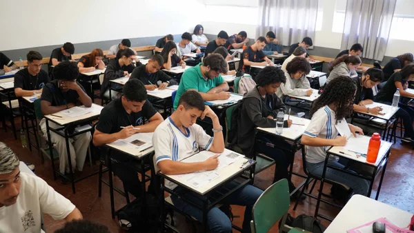 Governo promove 2° Simulado Enem MG para mais de 200 mil estudantes da rede pública na reta final de preparação para o exame